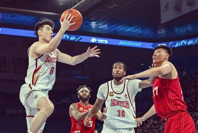 开云体育官方网站-三分24投仅7中！广东男篮客场不敌北京，卫冕梦碎八强